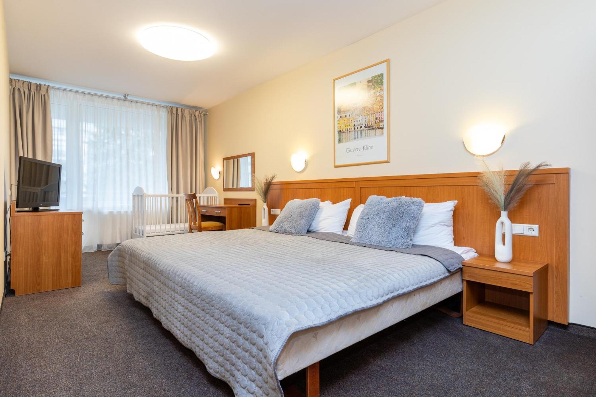 Alkos Namu Apartamentai Паланга Екстериор снимка