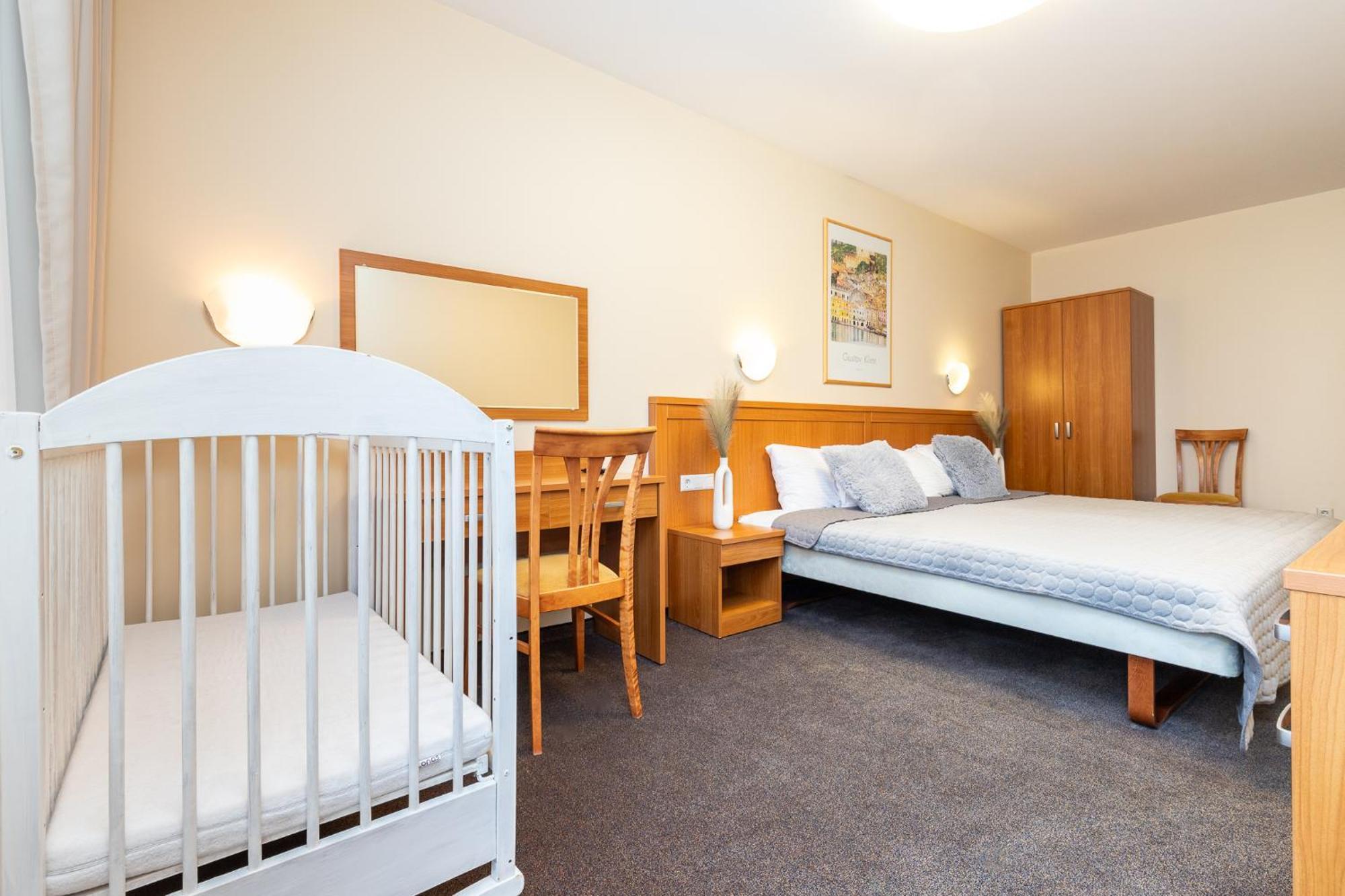Alkos Namu Apartamentai Паланга Екстериор снимка