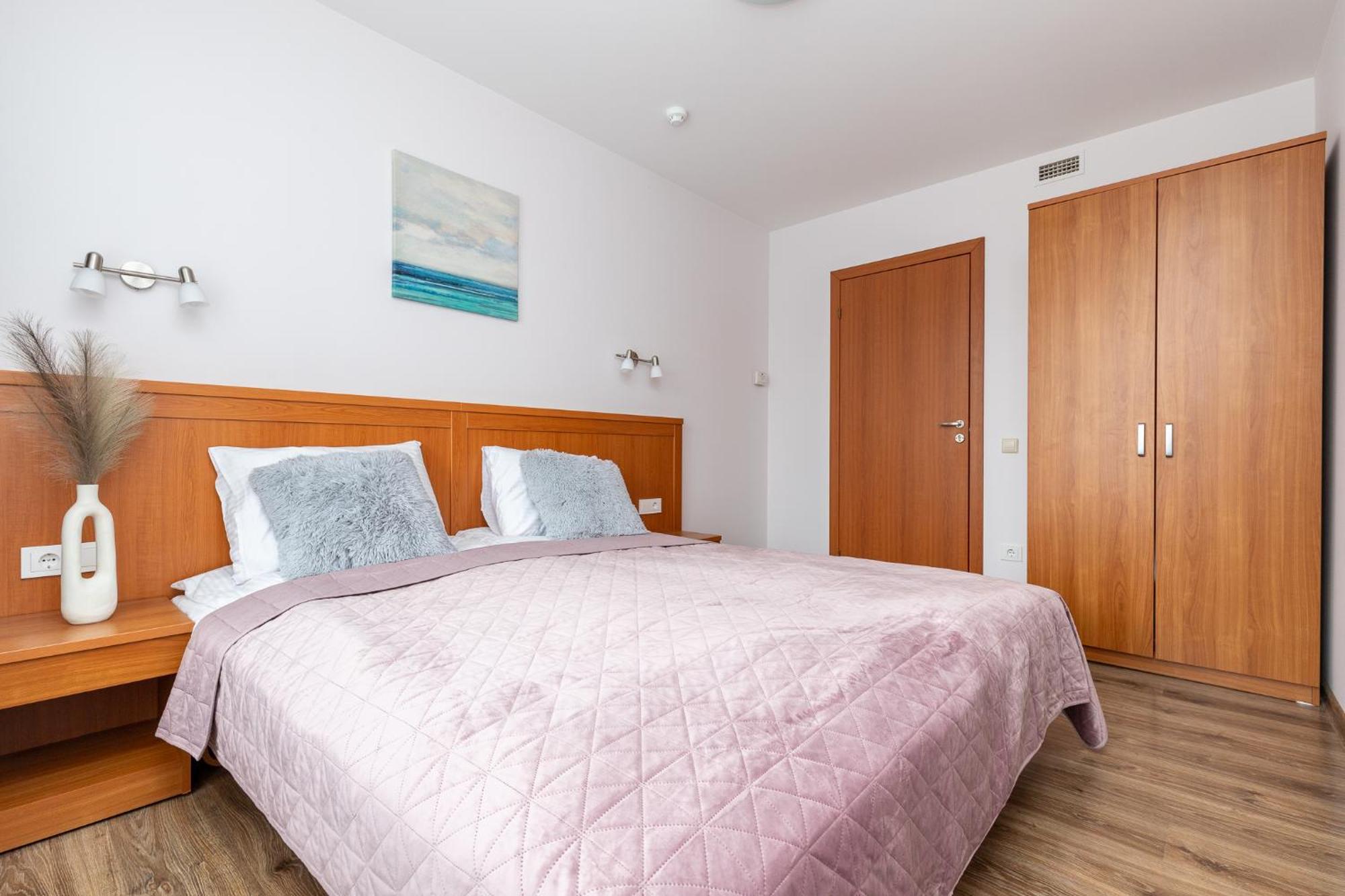 Alkos Namu Apartamentai Паланга Екстериор снимка