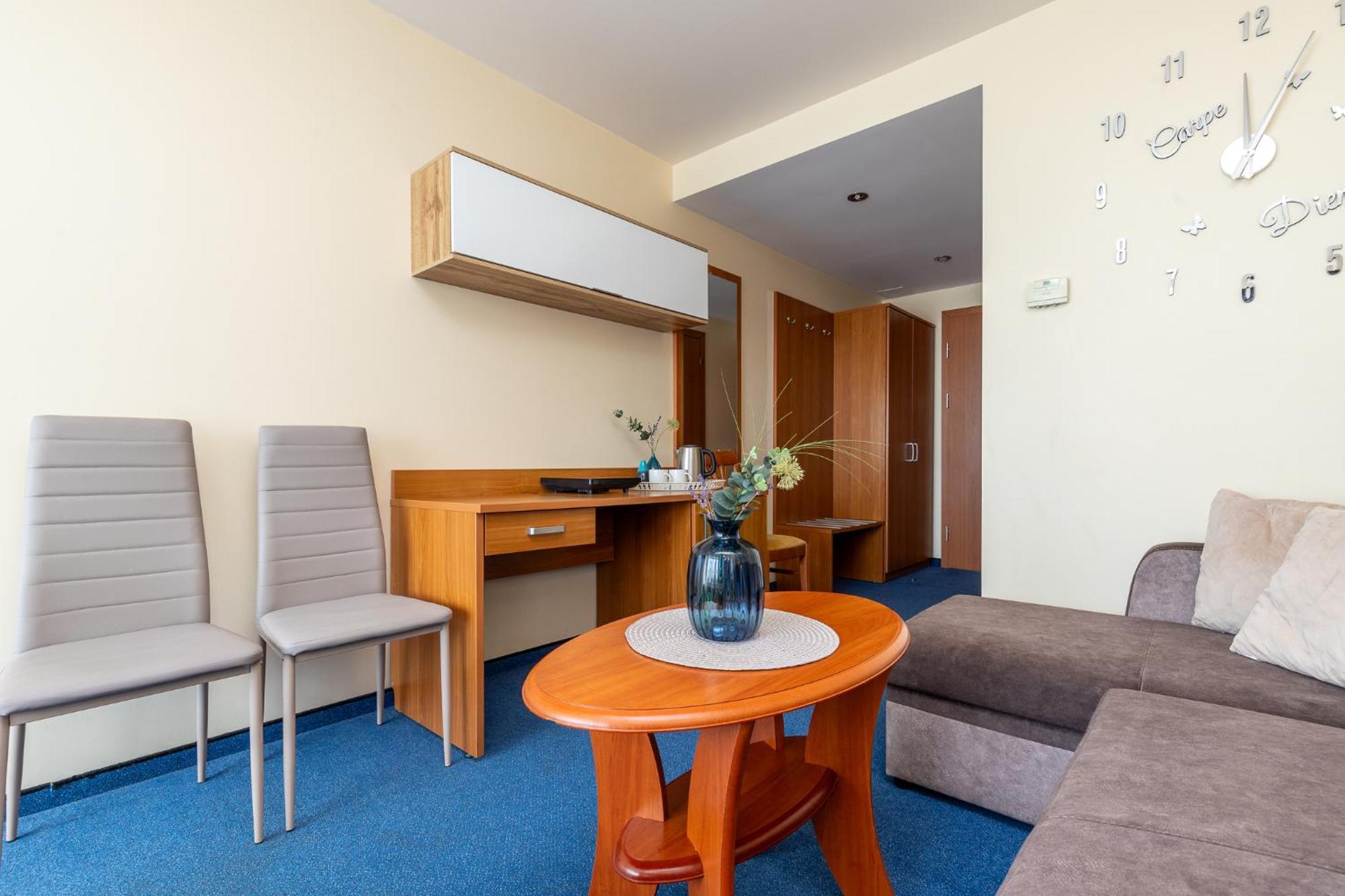 Alkos Namu Apartamentai Паланга Екстериор снимка