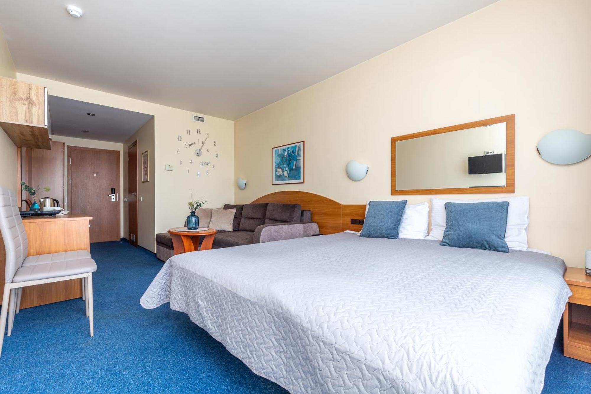 Alkos Namu Apartamentai Паланга Екстериор снимка